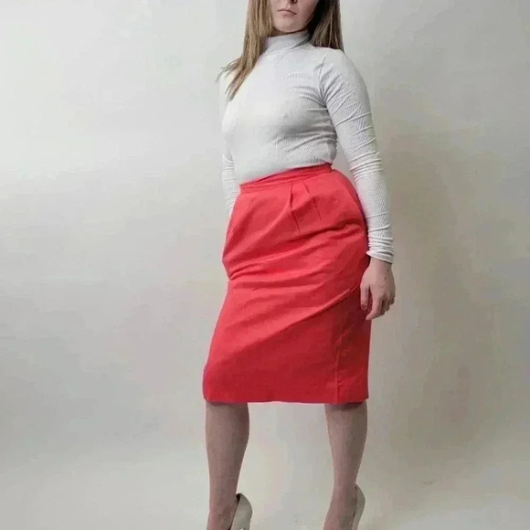 Vintage 1960s Mod Salmon Pink Pencil Skirt - 8 - Picture 5 of 10